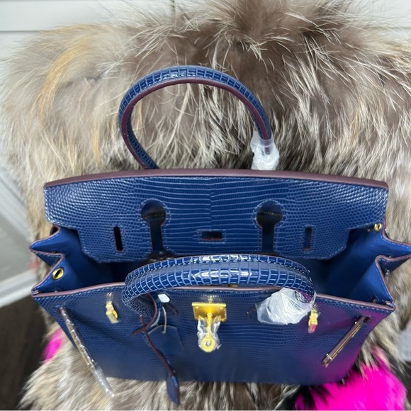 Genuine Blue Leather embossed in Lizard Print 30cm with gold hardware. - Picture 3 of 10